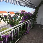 Апартаменты With Parking Space - 9696 *
