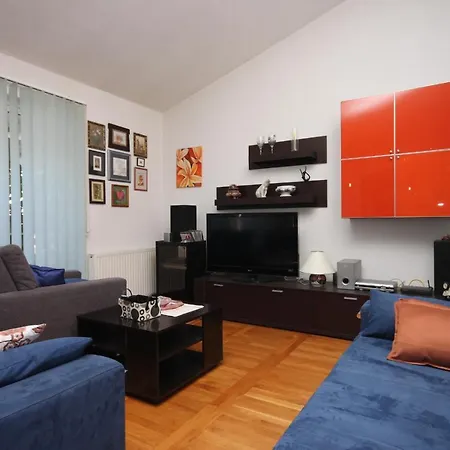 公寓 With Parking Space - 9696