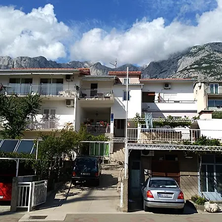 With Parking Space - 9696 * Makarska