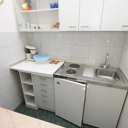 Apartment With A Parking Space - 9696 Makarska