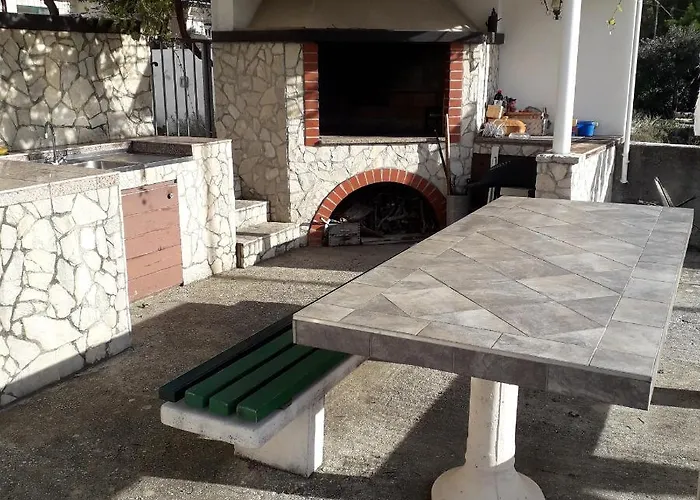 With Parking Space - 9696 Makarska