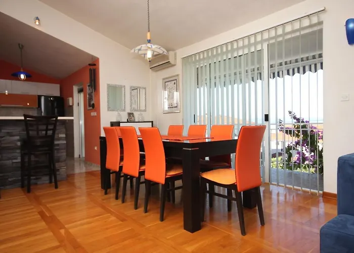 With Parking Space - 9696 דירה