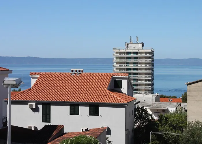 Apartment With Parking Space - 9696