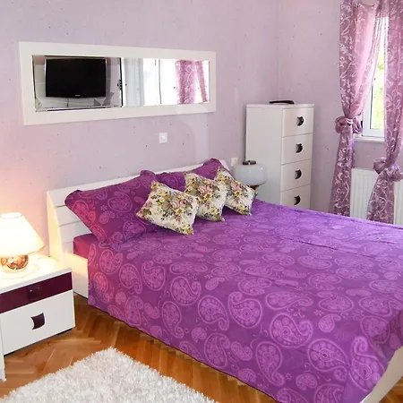 With Parking Space - 9696 Makarska
